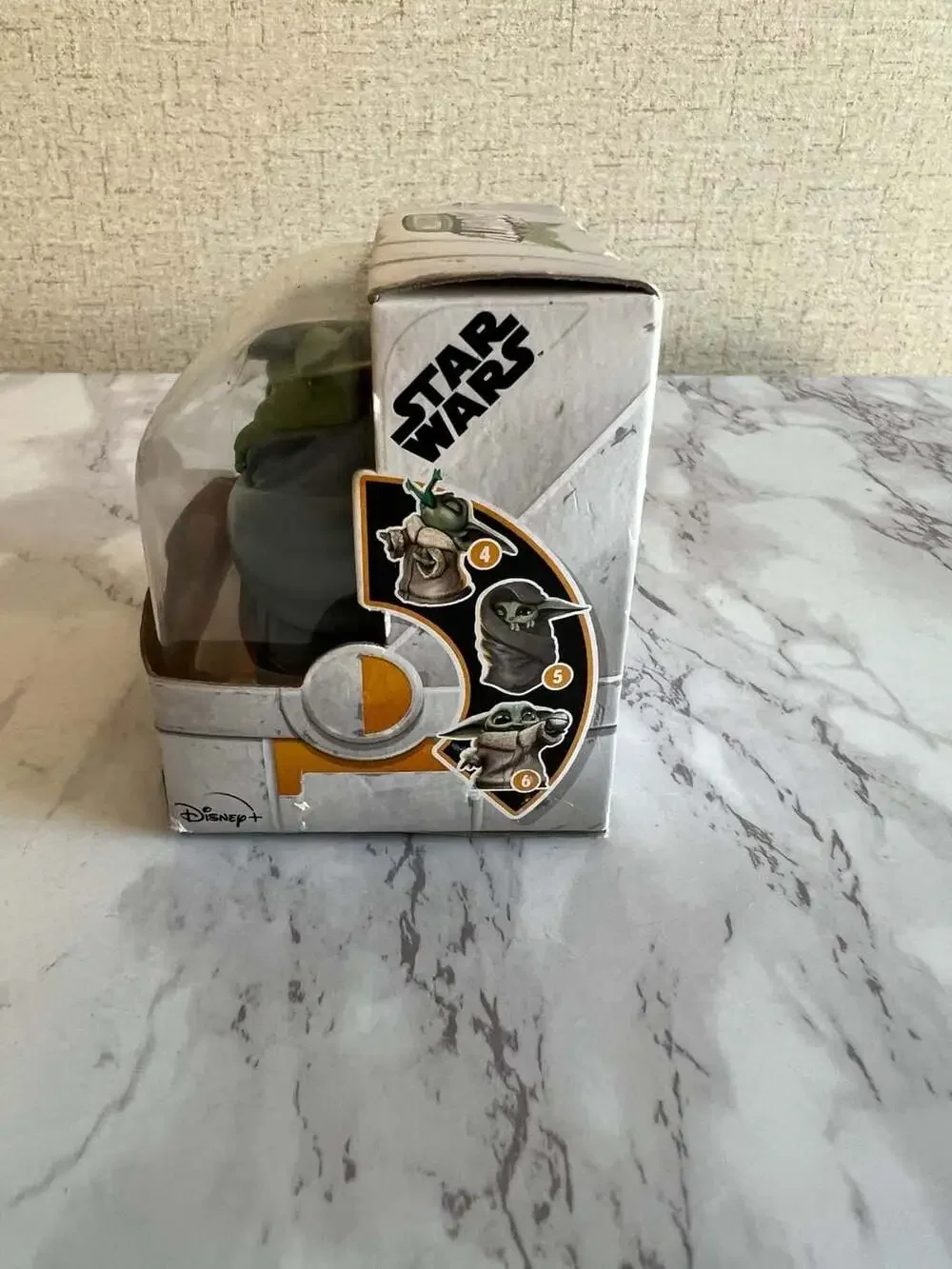 Hasbro Star Wars The Mandalorian The Bounty Collection The Child (Grogu) Blanket
